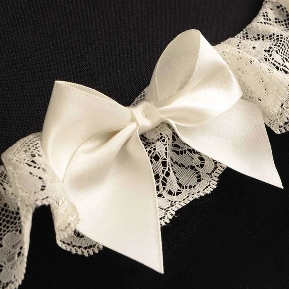 Velvet Scoop Neck Lace Bowknot Mini Dress - Picture 2 of 4